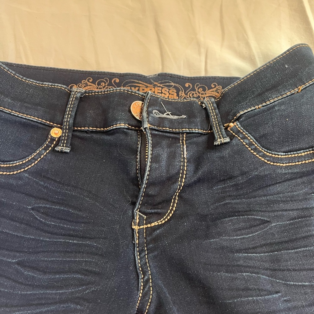 Women’s size 2 jeans by Express like new!